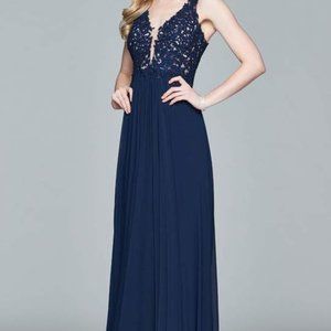 FAVIANA 8000 LACE APPLIQUED LONG MESH V-NECK DRESS